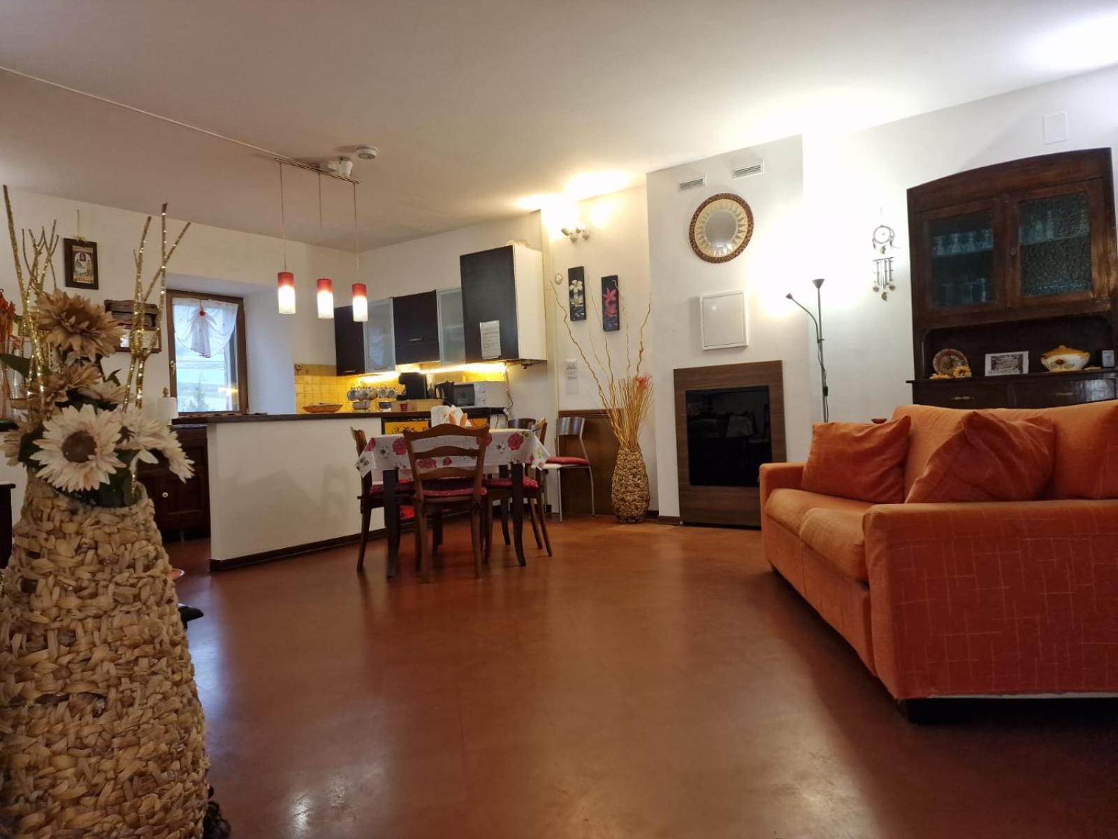 ホテル La Casa Di Elena カメリーノ エクステリア 写真