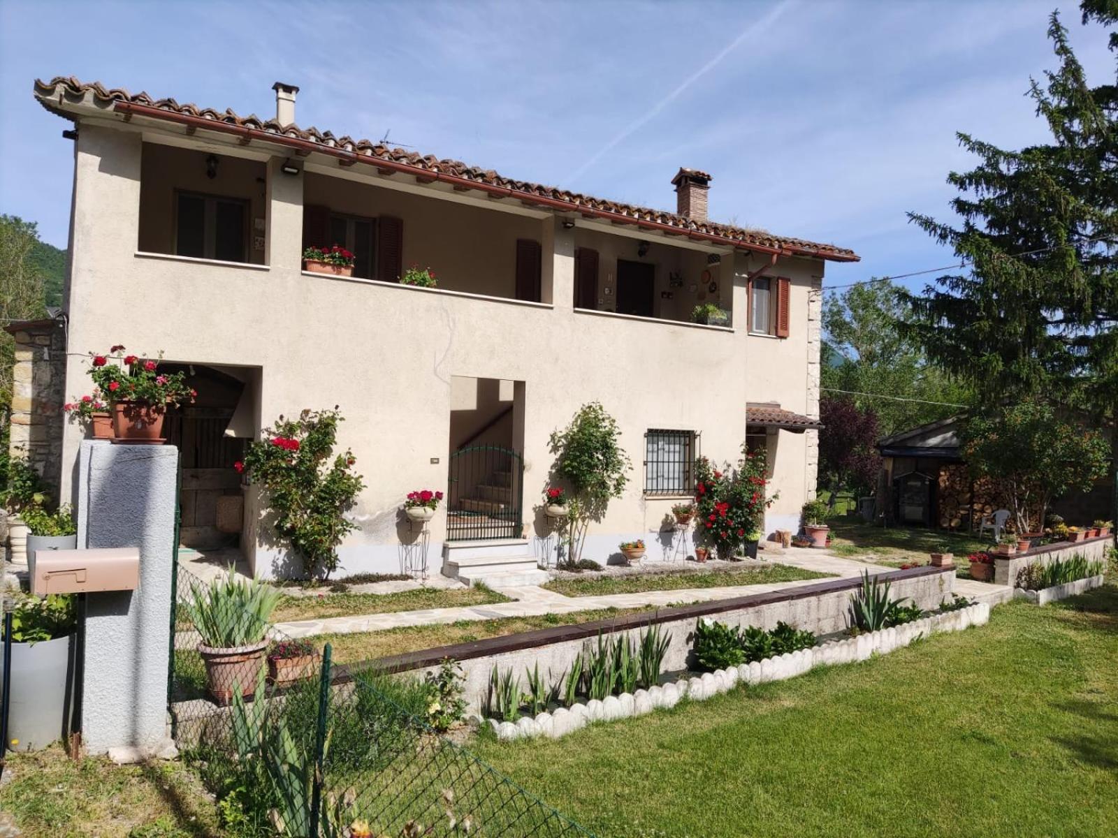 ホテル La Casa Di Elena カメリーノ エクステリア 写真